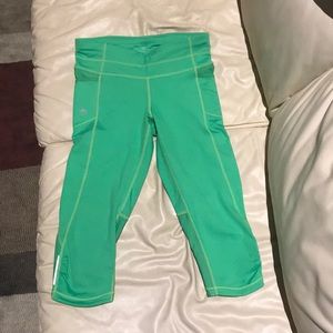 Athleta Bright Green Capris Size XS